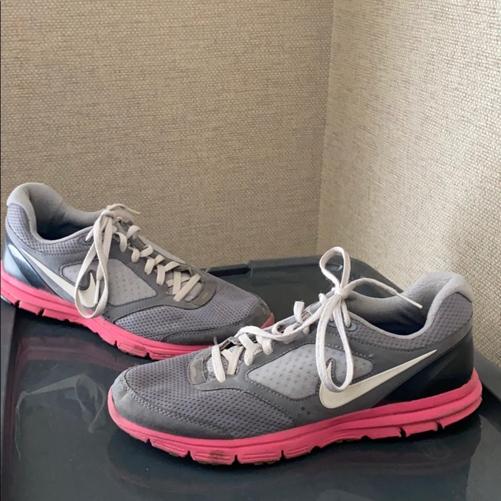 Vintage 90’s Nike Lunarfly 2 Pink + Grey